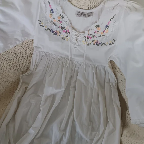 VINTAGE CHANCE ENCOUNTERS INDIA COTTON FLORAL EMBROIDERED LACE UP TIE MIDI DRESS - Picture 3 of 5